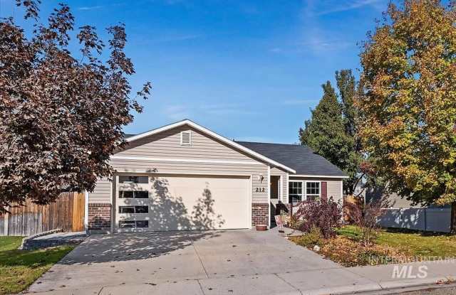 Suburban Dream: Exquisite 3BR Retreat with Modern Comforts and a Pet-Friendly Yard in Meridian photos photos