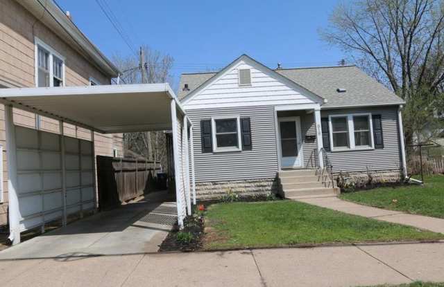 Near Hamline University, 6 Bdrm/3 Bath - 818 Aldine Street, St. Paul, MN 55104 Near Hamline University, 6 Bdrm/3 Bath - 818 Aldine Street, St. Paul, MN 55104