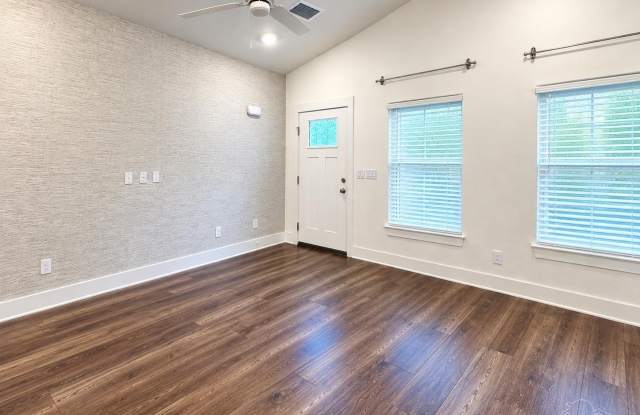 4675 Geneva Dr Gallery 2