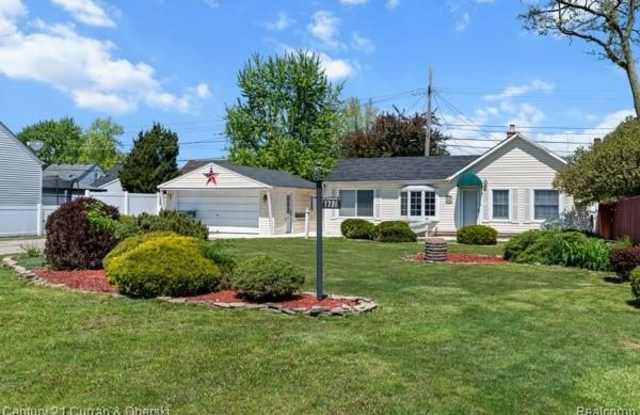 1736 Buckingham Avenue photos photos