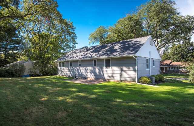 16 Elmwood Drive Gallery 2