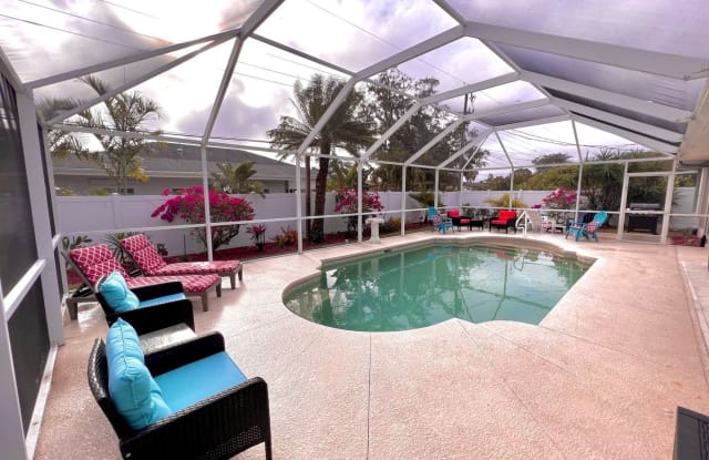 27527 Baretta Dr - 27527 Baretta Drive, Bonita Springs, FL 34135