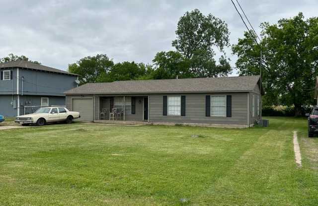 3481 Country Club Rd - 3481 Country Club Road, Denton, TX 76210