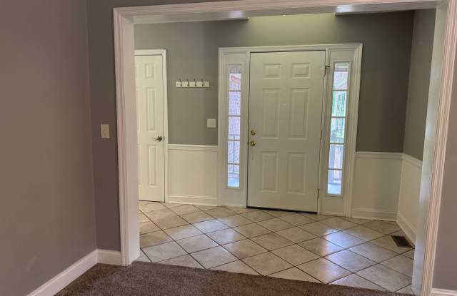 Beautiful Brick Home with Bonus Room in Desirable Berne Glade! Gallery 4