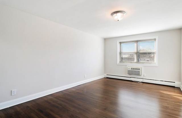 White House Apartments Gallery 4