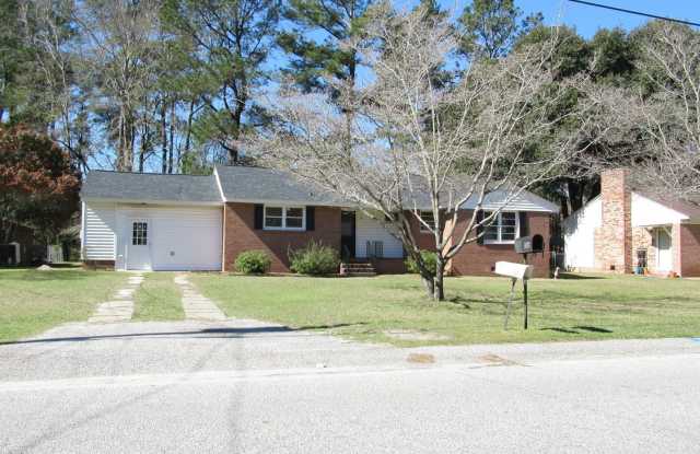 38 Thelma-3 bedroom, 2 bath- ALICE DRIVE AREA - 38 Thelma Street, Sumter, SC 29150