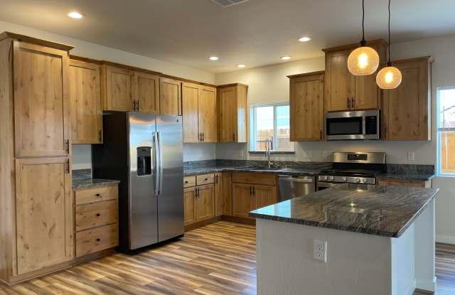 Beautiful Newer-Build 3-Bedroom Townhome***$500.00 off First Months Rent*** Gallery 1