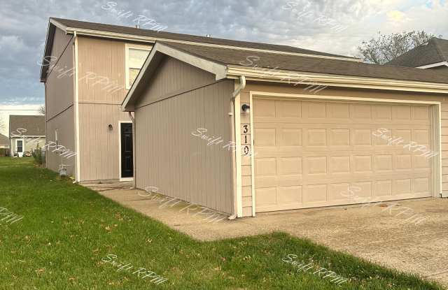 310 Eisenhower Street - 310 Eisenhower Street, Baldwin City, KS 66006