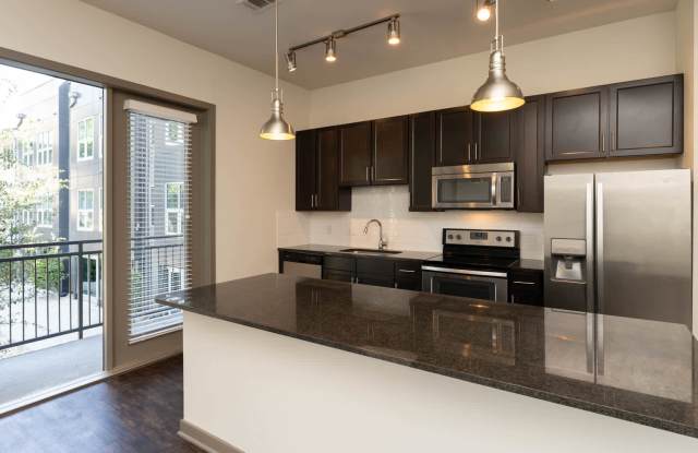 Crest at Park Central Apartments Gallery 3