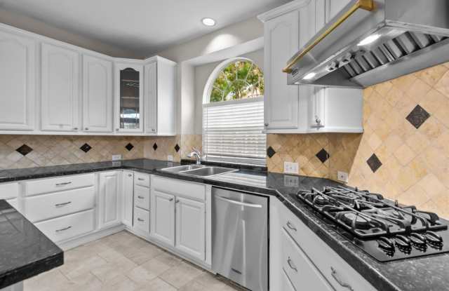 2421 Kittyhawk Drive Gallery 2