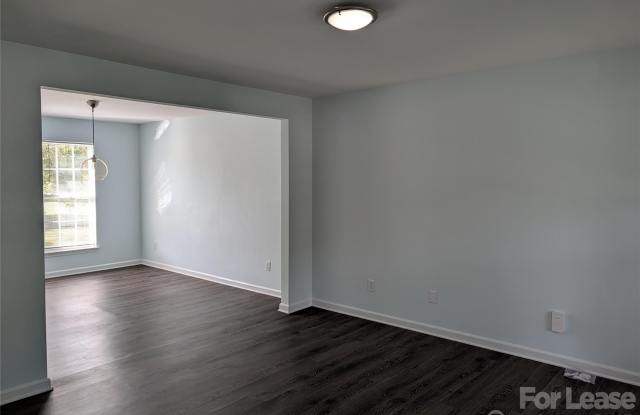 11141 Carver Pond Road Gallery 4