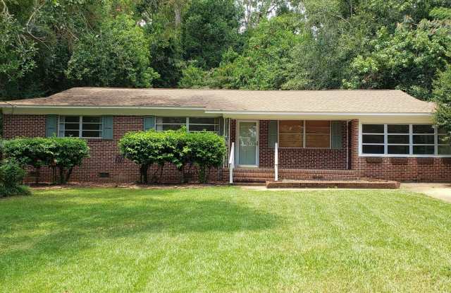 Charming 4 bedroom home for rent close to hospitals with wood floors. Available early August 2026 for $2000 photos photos