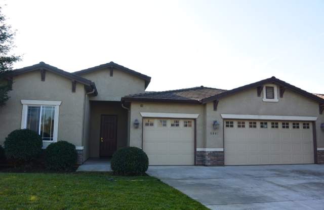 Large home in SE location. Walnut and McAuliff. photos photos