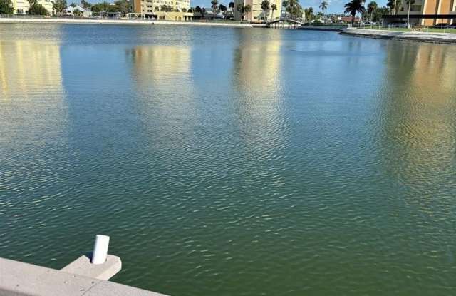 4725 COVE Circle Gallery 3