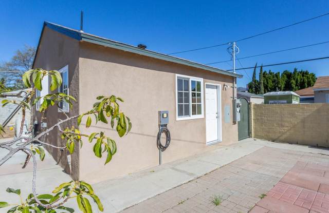 6262 Cahuenga Boulevard Gallery 3