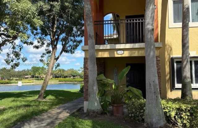 1005 NE 34th Ave photos photos