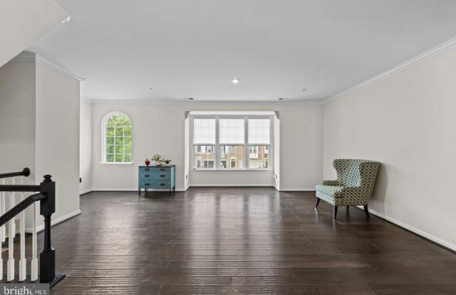1305 DICKINSON Court Gallery 4