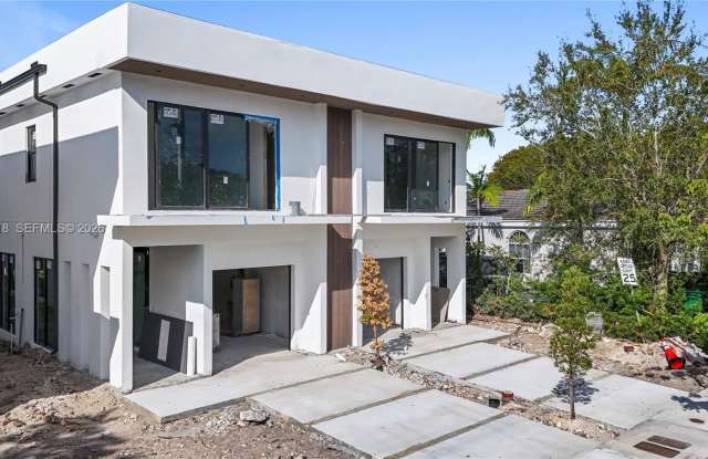 11 SE 12th Ave photos photos