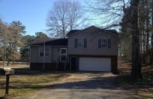 711 George Street SE - 711 George Street Southeast, Jacksonville, AL 36265