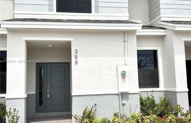 359 NE 16th St photos photos