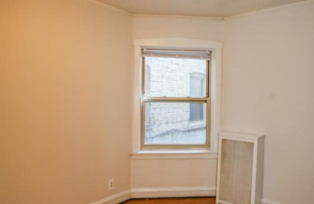 7703 North Sheridan Rd. Gallery 4