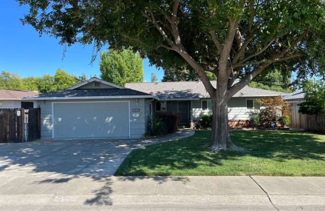 Charming Neighborhood in Carmichael with big lot and pool - 2855 La Colina Way, Carmichael, CA 95608