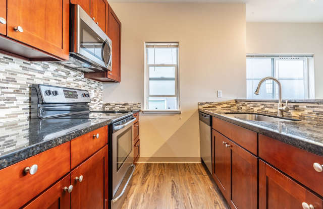 Landmark Apartments Gallery 2