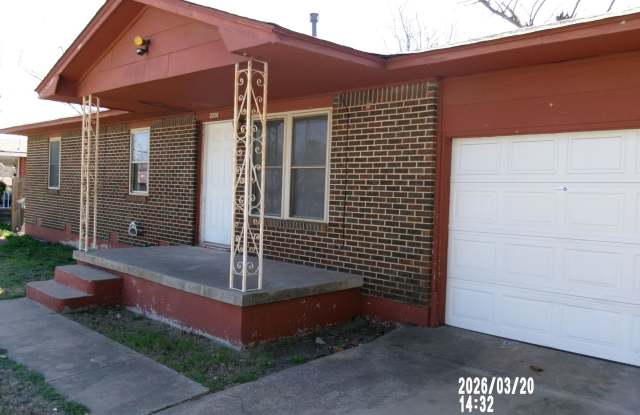 VERY NICE HOME IN THE RIDGECREST AREA. PETS NEGOTIABLE WITH OWNERS APPROVAL photos photos