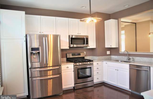 2742 MANHATTAN PLACE - 2742 Manhattan Place, Merrifield, VA 22180