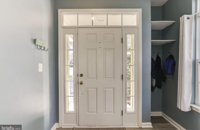 10141 PALE ROSE LOOP Gallery 3