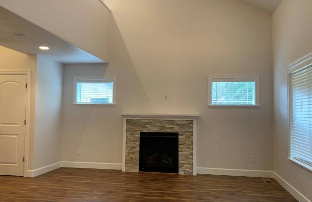2844 Glen Creek Rd NW Gallery 3