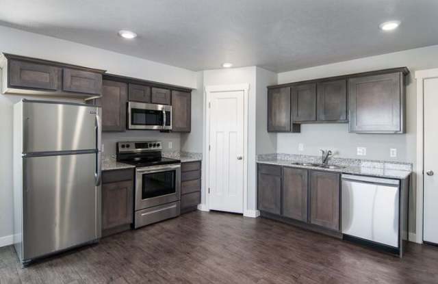 8175 N O'Connell L Gallery 2