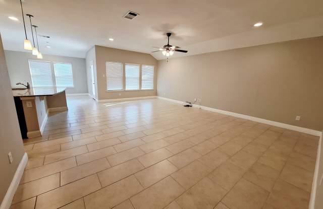 3304 De Torres Circle Gallery 4