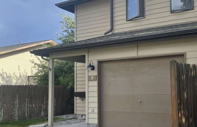 1612 West Olive Street, Unit 9 - 9 photos photos