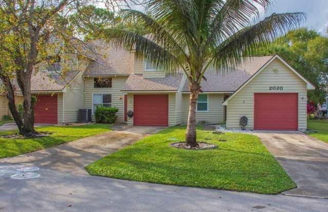 2020 Vero S Circle SW unit: 4 - 2020 Vero South Circle Southwest, Florida Ridge, FL 32962