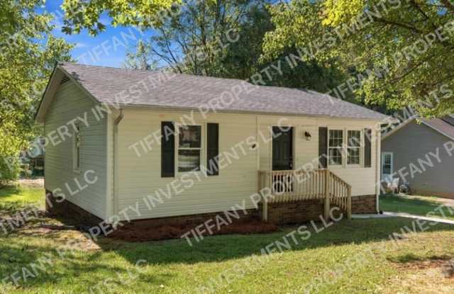 705 South Iredell Avenue Gallery 1