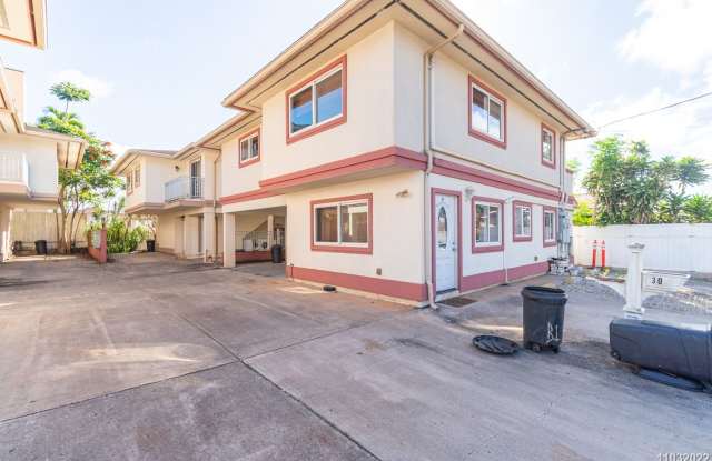 Upgraded Upstairs 3/2 Duplex in Wahiawa w/ Solar Panels  Carport - 30 Koele Way, Wahiawa, HI 96786