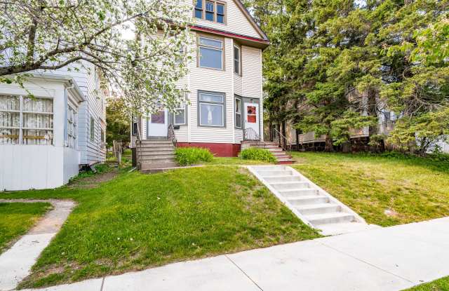 1111 E 2nd St photos photos