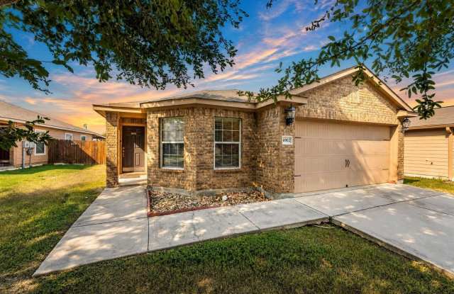 6902 Luckey Path Gallery 2