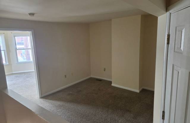 2 Bedroom 1 Bath Apartment Gallery 3