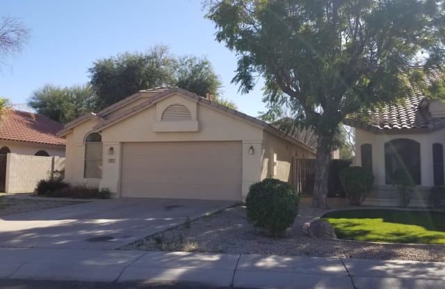 527 E KYLE Court - 527 East Kyle Court, Gilbert, AZ 85296