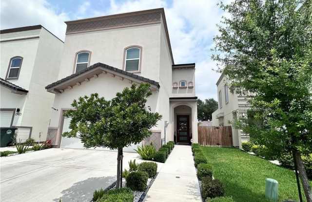 1905 Sunset Drive photos photos