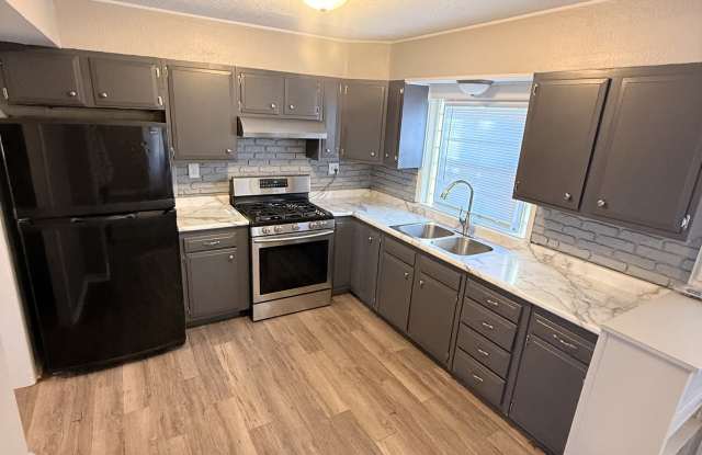 2703 Hull Avenue - 1 photos photos