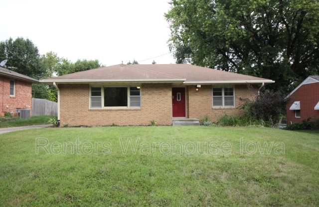 711 Clegg Rd - 711 Clegg Road, West Des Moines, IA 50265
