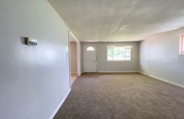 Spacious Three Bedroom Two Bath Home photos photos