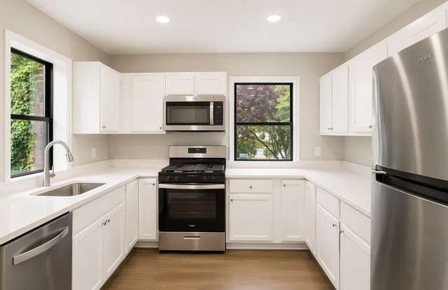 2026 Move-In Special – $500 LEASE SIGNING BONUS!! Spacious 3BR Condo in Buena Vista – In-Unit Washer/Dryer + Move-In Ready!! photos photos