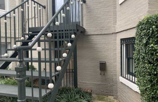 2453 P St NW Unit 1/2 Gallery 2