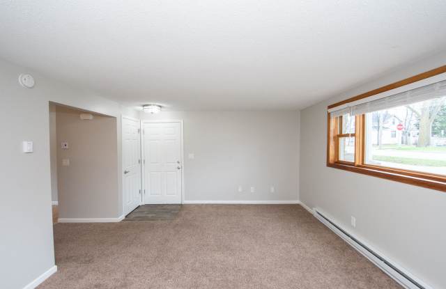 909 12th Street North - 3 photos photos
