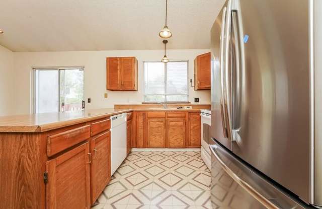 389 Eisenhower Dr - 389 Eisenhower Drive, Louisville, CO 80027
