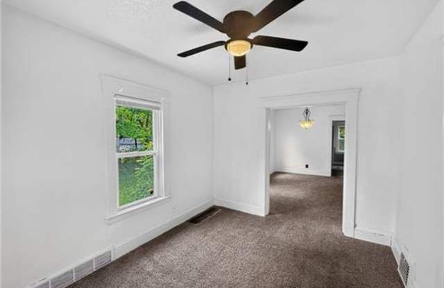 4 BEDROOMS SINGLE FAMILY FOR RENT Gallery 3